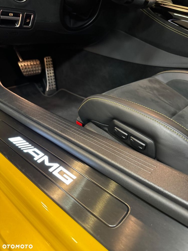 Mercedes-Benz AMG GT R - 12