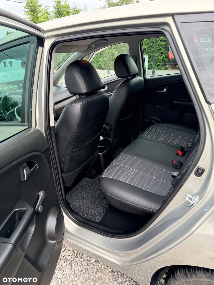 Kia Venga 1.6 CRDi 128 Platinum Edition - 9
