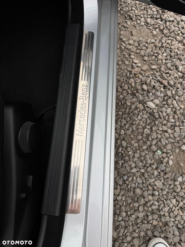 Mercedes-Benz Klasa C 180 BlueEFFICIENCY 7G-TRONIC Elegance - 40