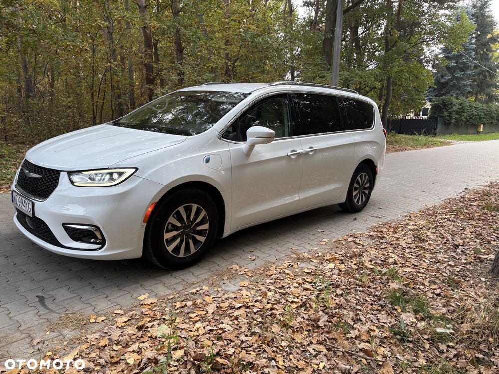 Chrysler Pacifica - 4