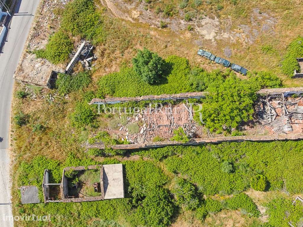 Antiga Fábrica por Reconstruír - Grande imagem: 3/14