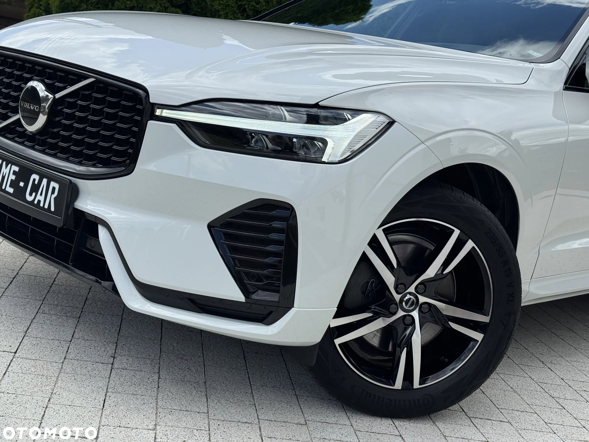 Volvo XC 60 B4 D Plus Dark - 34