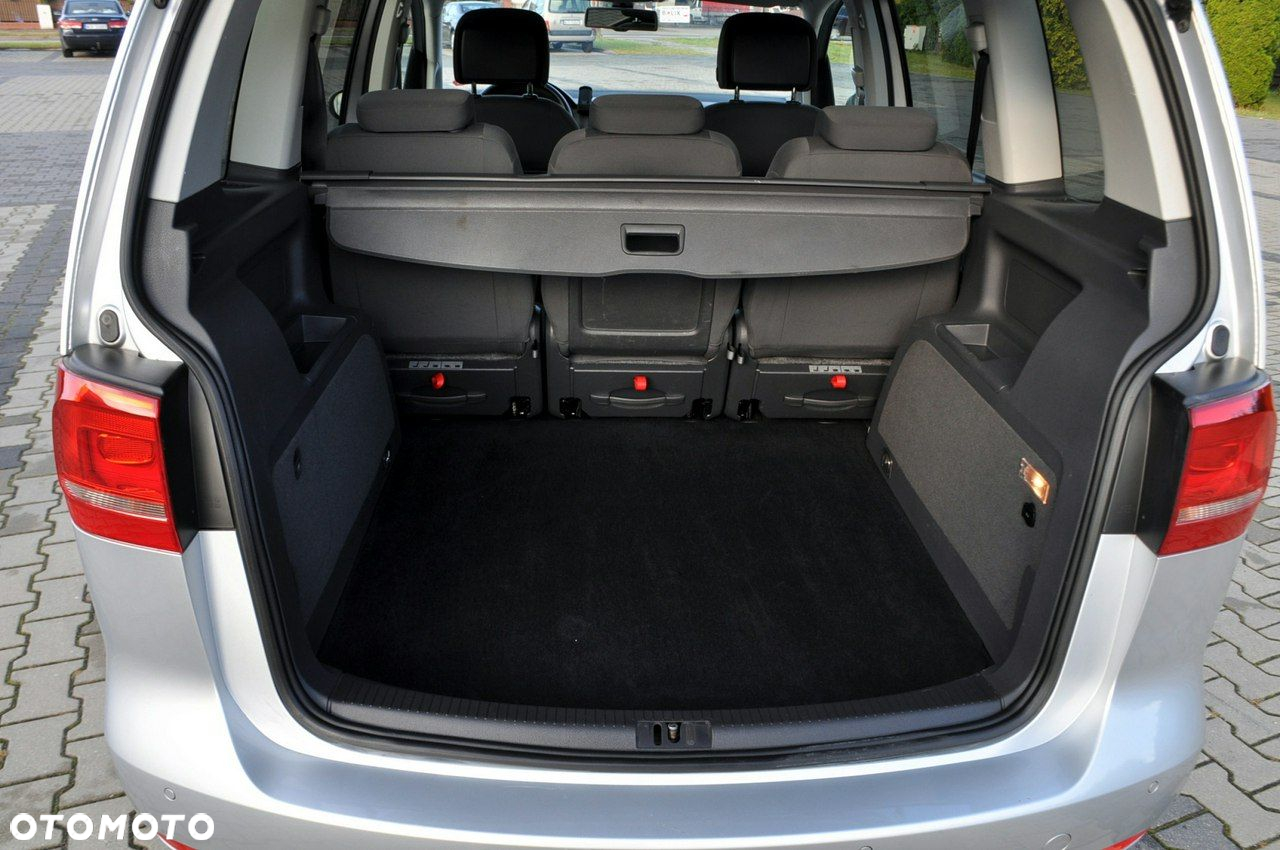 Volkswagen Touran - 38