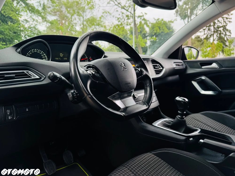 Peugeot 308 BlueHDi FAP 130 Stop & Start Allure - 31