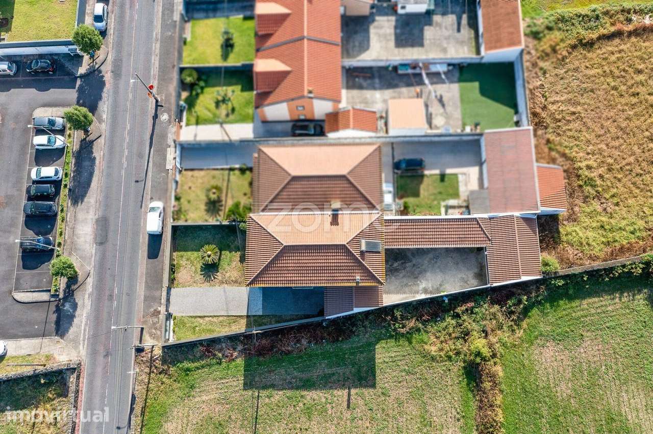 Moradia T3 Calhetas com Garagem e Anexo - Grande imagem: 5/48