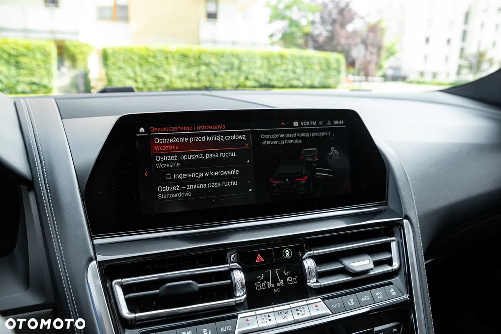 BMW Seria 8 - 30