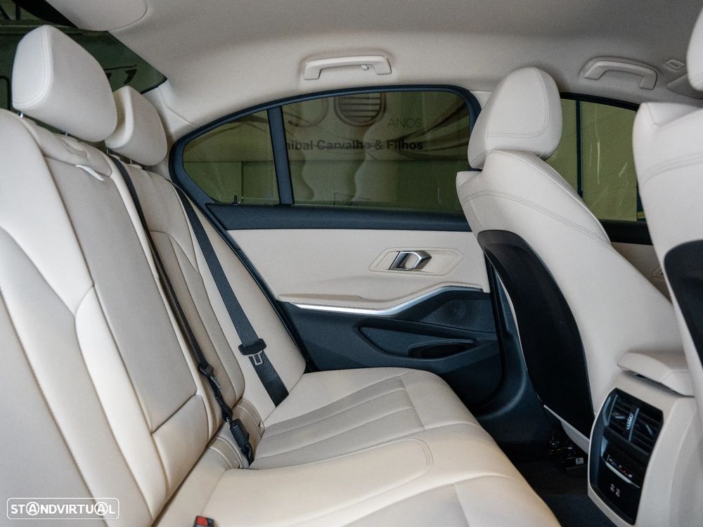 BMW 320 d Auto - 21