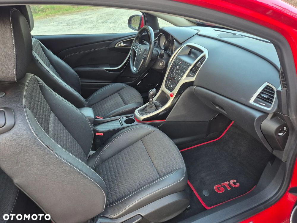 Opel Astra 1.6 T Cosmo - 24