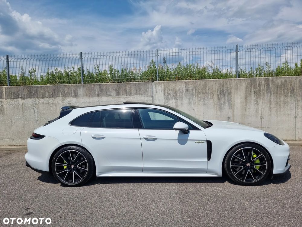 Porsche Panamera 4 e-Hybrid Sport Turismo - 22