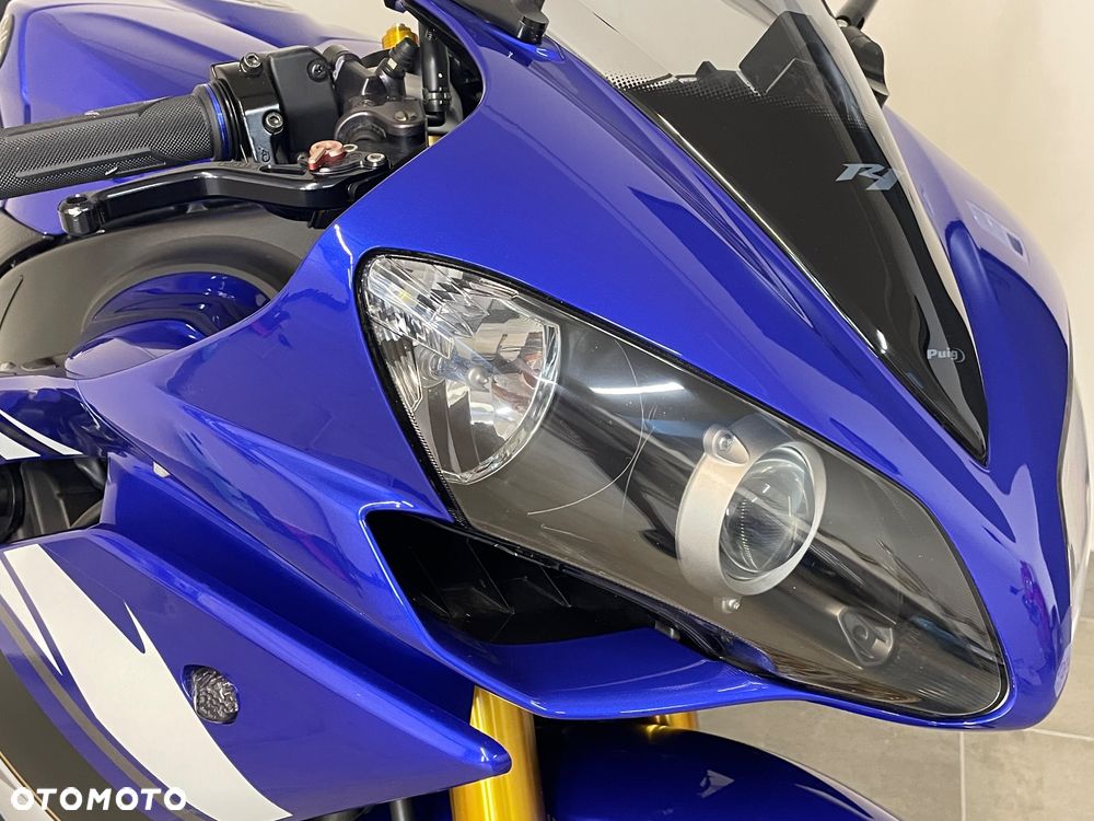 Yamaha R1 - 10