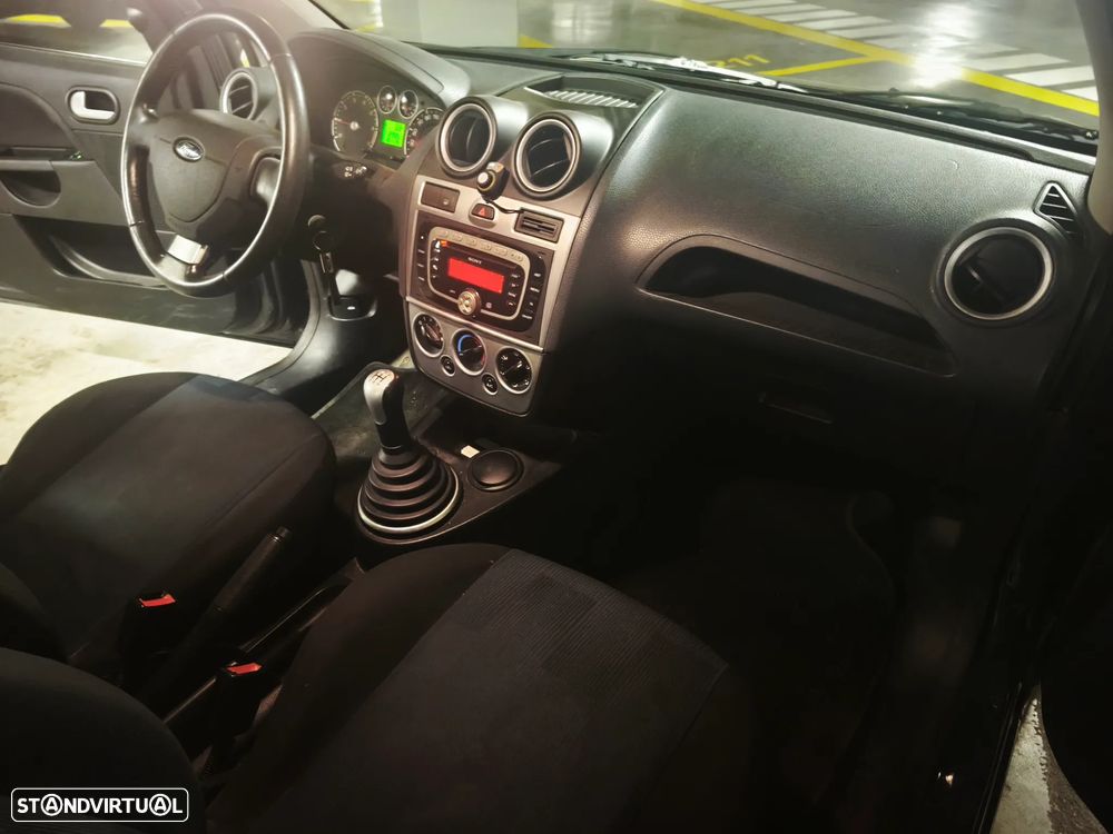 Ford Fiesta 1.25 Trend - 11