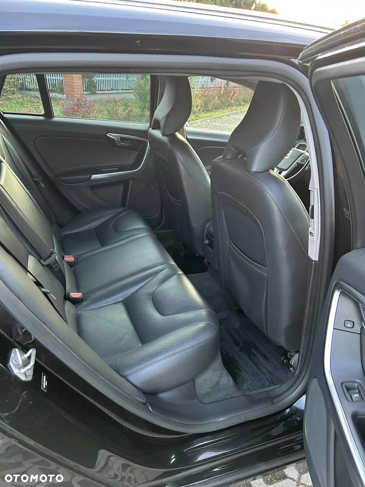 Volvo V60 T5 Drive-E Dynamic Edition (Momentum) - 21