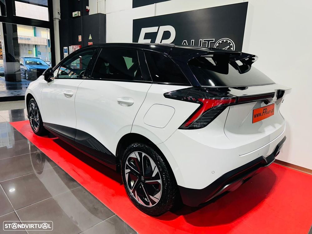 MG MG4 64 kWh Luxury - 24