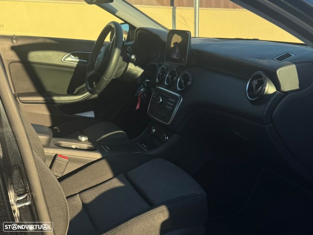 Mercedes-Benz GLA 180 d 7G-DCT Style - 23