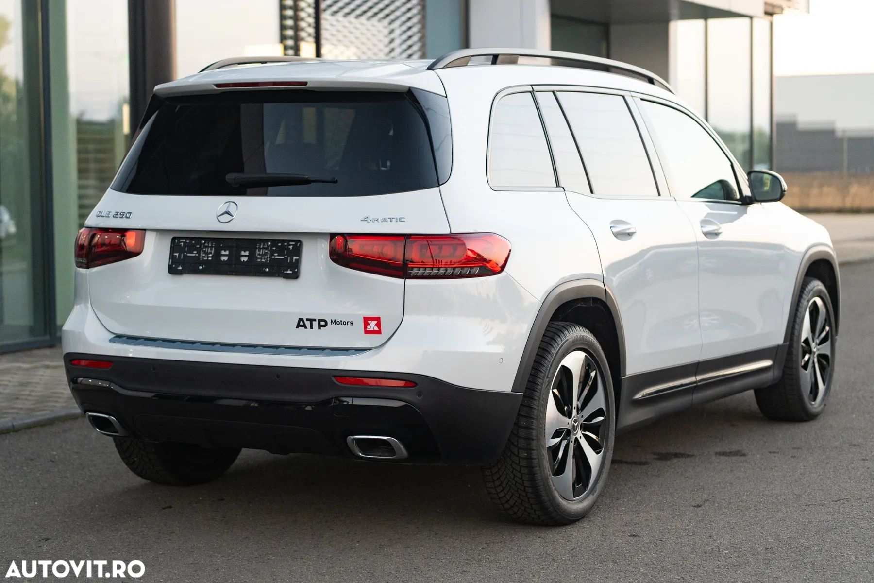 Mercedes-Benz GLB - 16