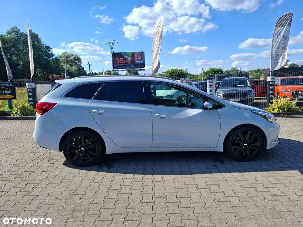 Kia Ceed - 32