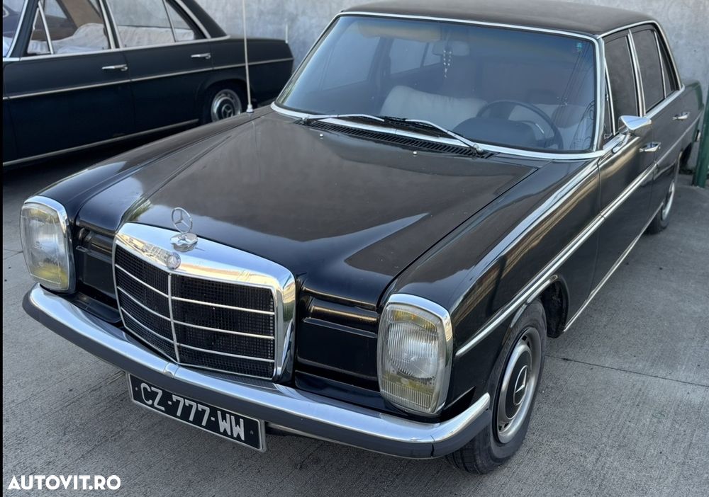 Mercedes-Benz W114 - 3