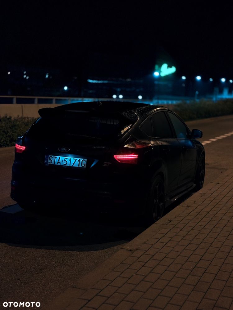 Ford Focus ST - 10