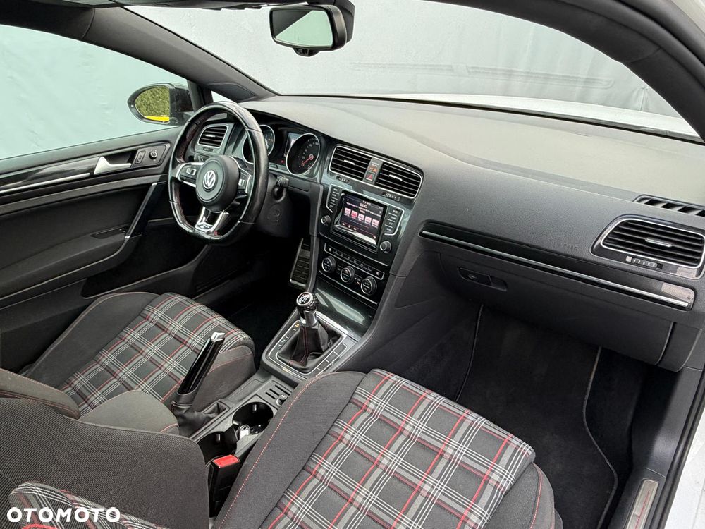 Volkswagen Golf 2.0 TSI BMT GTI - 25