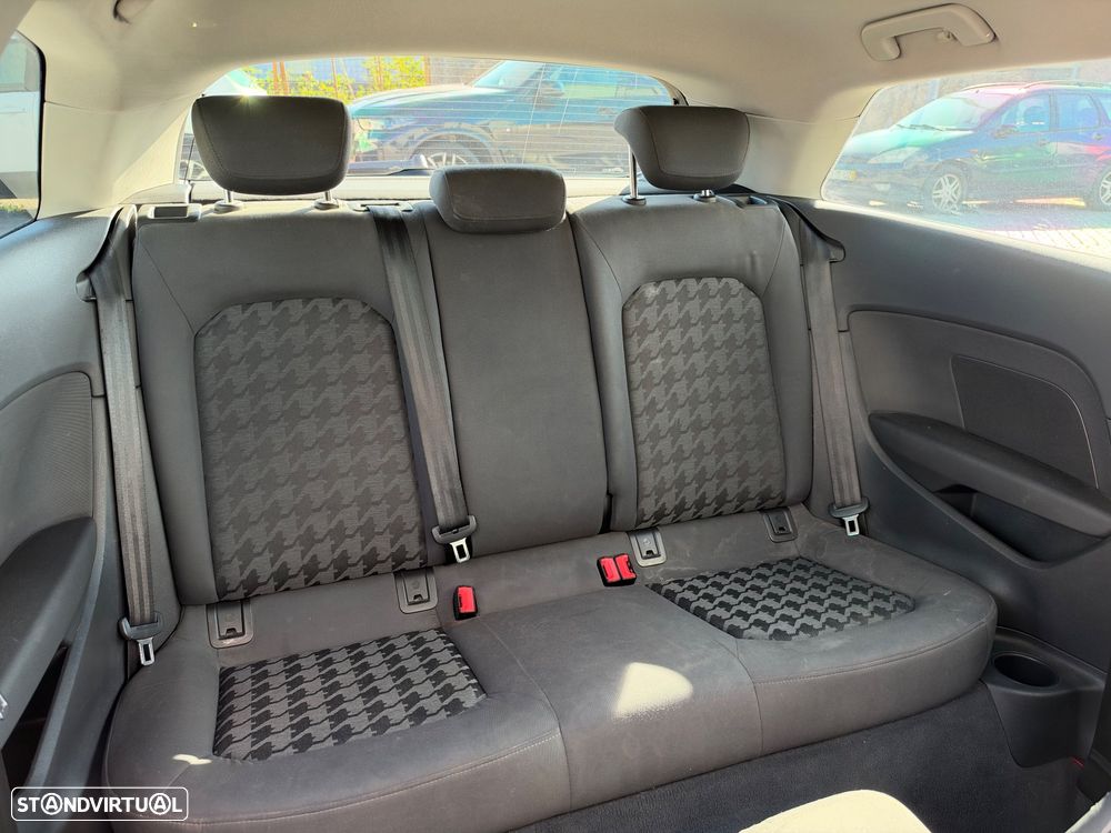 Audi A3 1.6 TDI (clean diesel) Attraction - 16