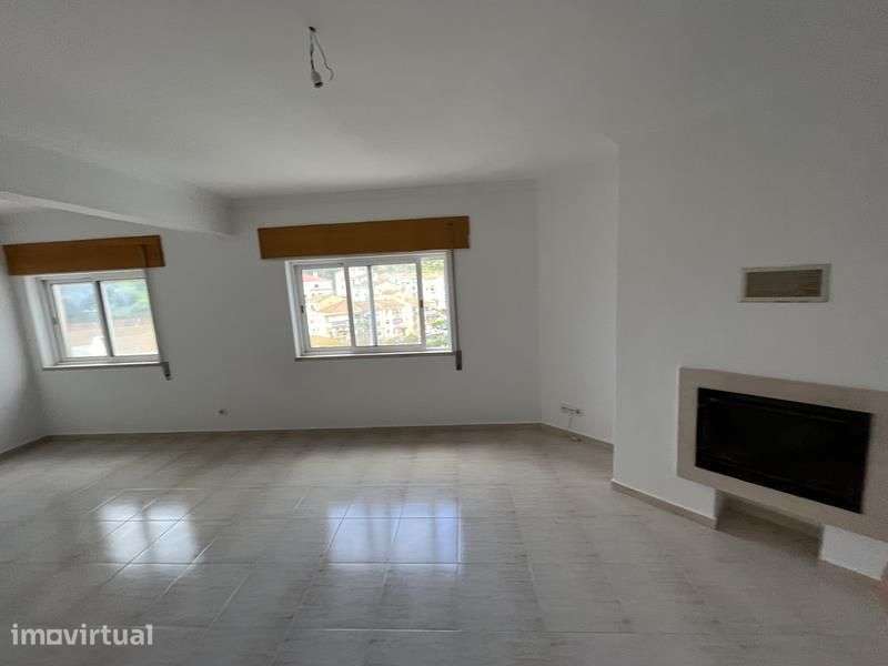 Apartamento T3 na Azambuja - Grande imagem: 2/15