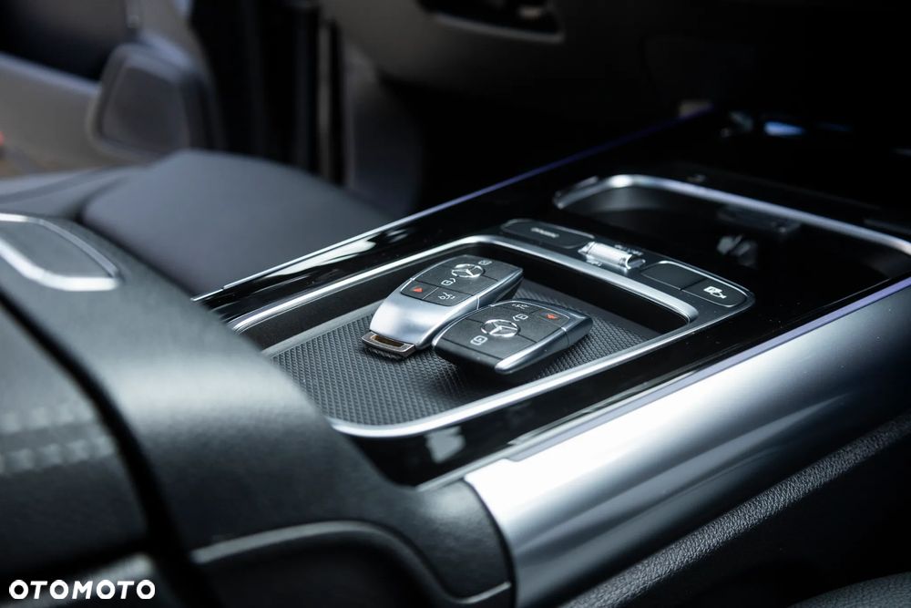 Mercedes-Benz GLA - 24