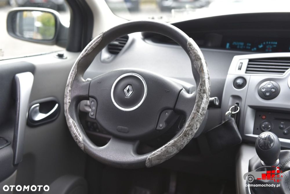 Renault Grand Scenic - 21