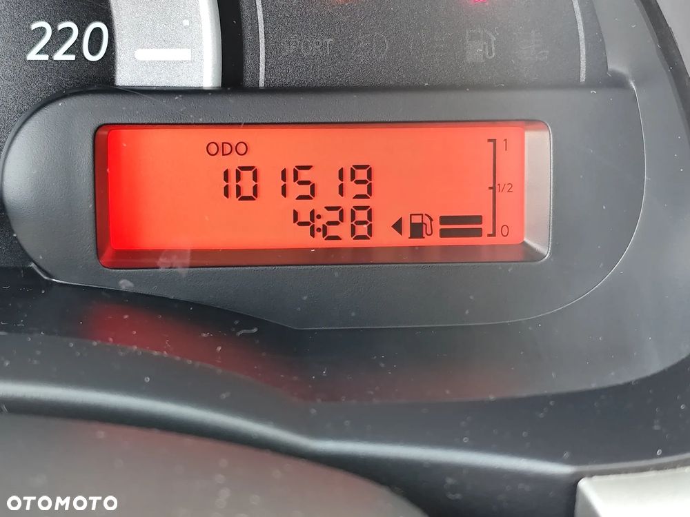 Nissan Micra - 16