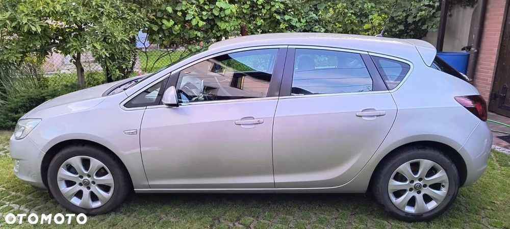 Opel Astra 1.6 Turbo - 2