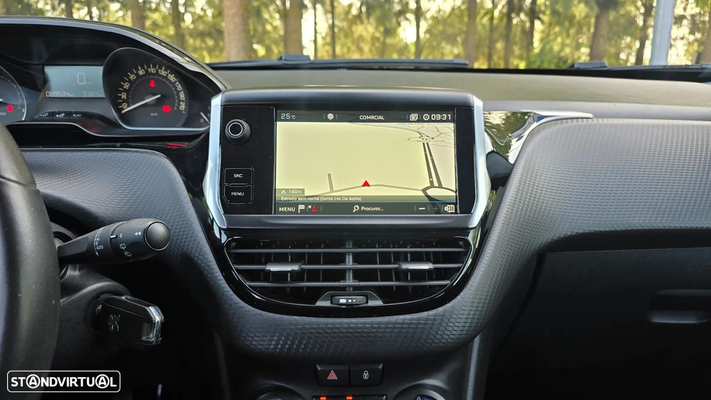 Peugeot 2008 1.5 BlueHDi Signature - 40