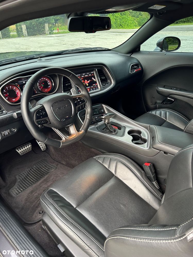 Dodge Challenger 6.2 Hellcat - 9