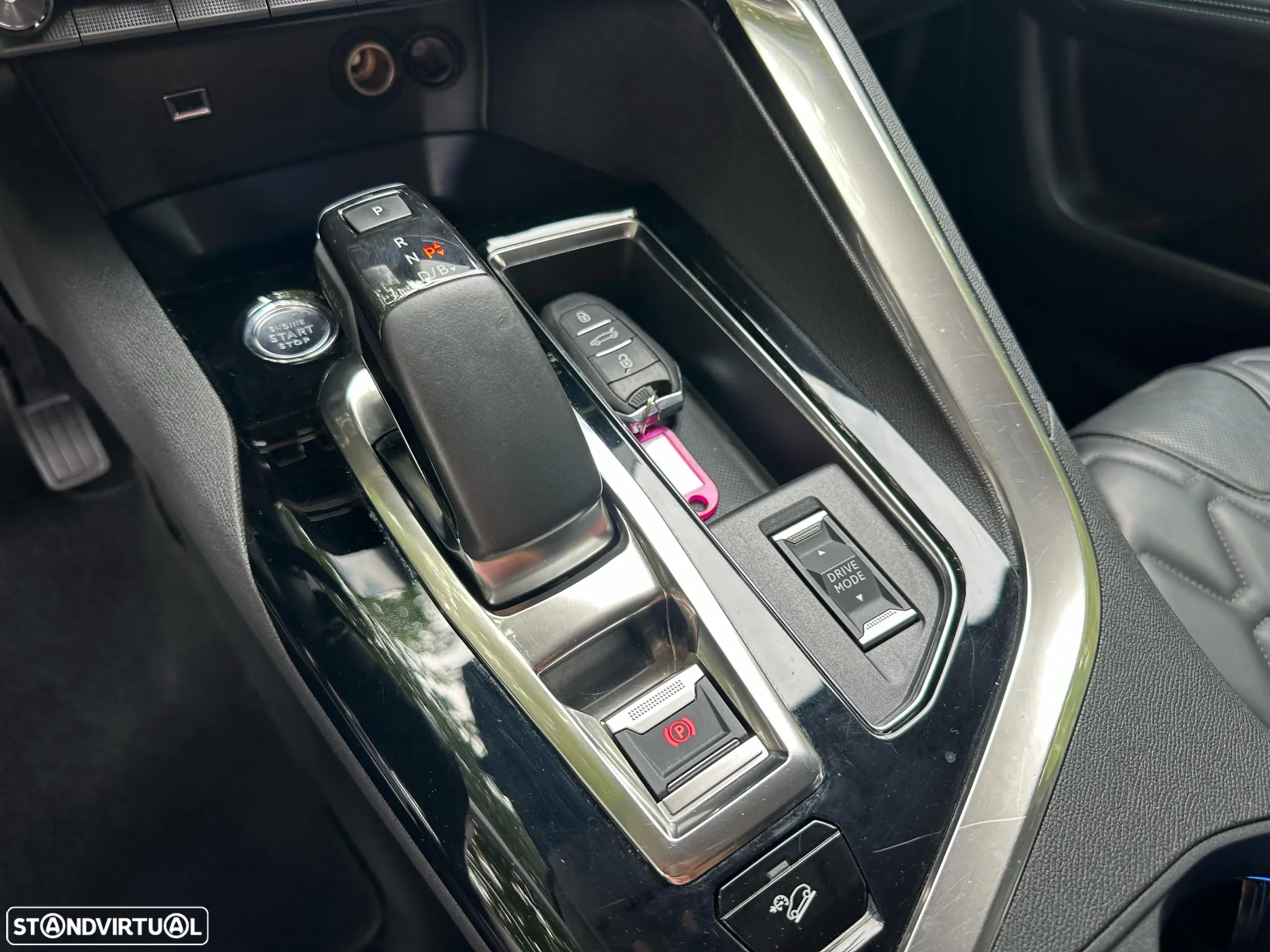 Peugeot 3008 1.6 Hybrid4 Allure Pack e-EAT8 - 27
