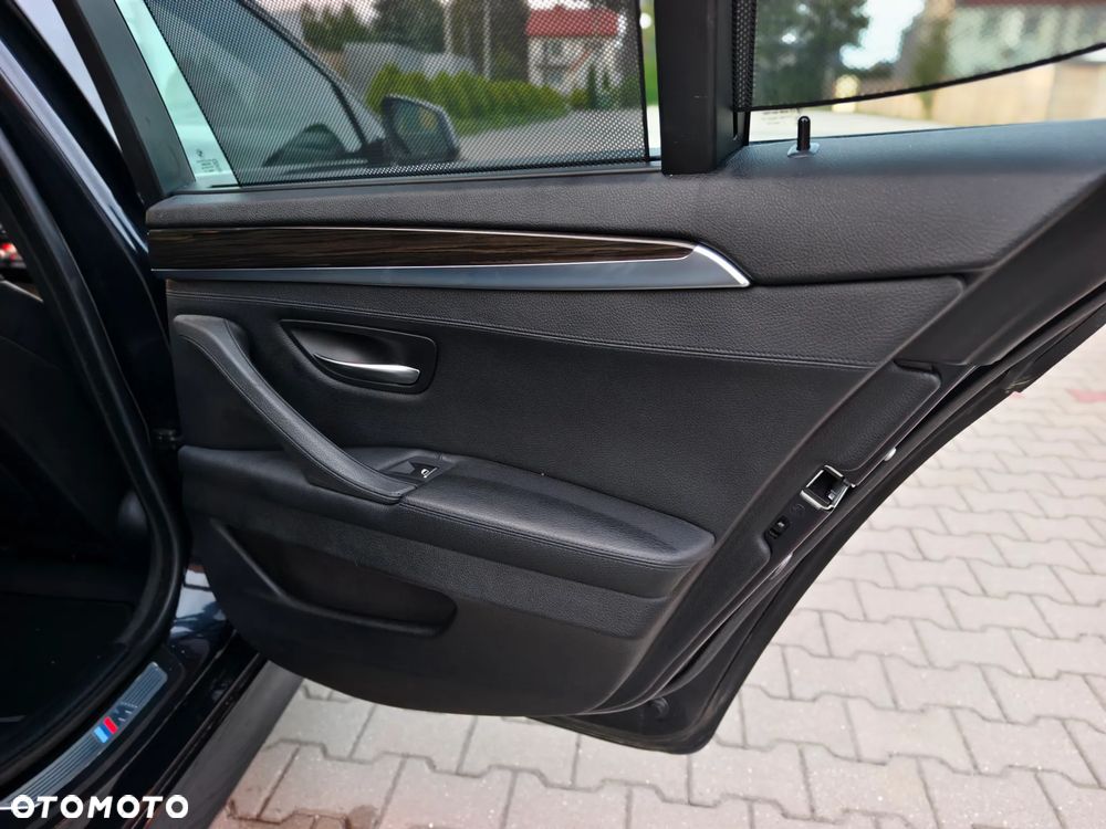 BMW Seria 5 530d xDrive Sport-Aut Modern Line - 22