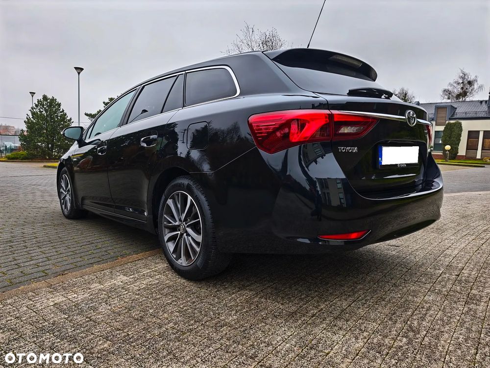 Toyota Avensis - 19