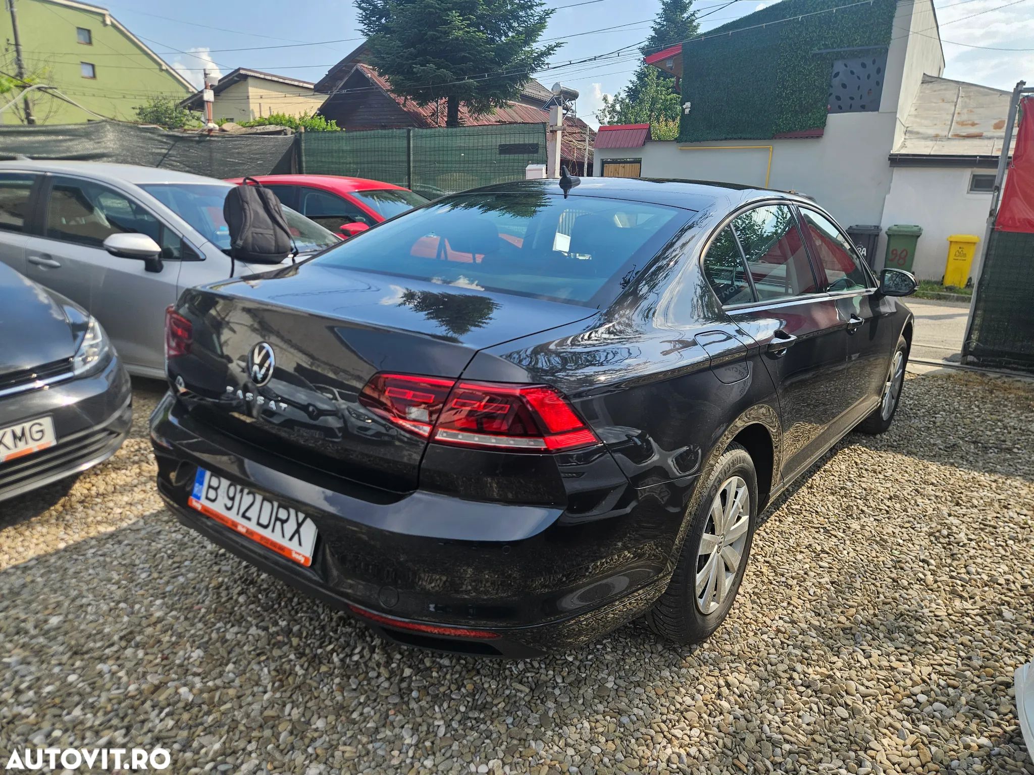 Volkswagen Passat - 1