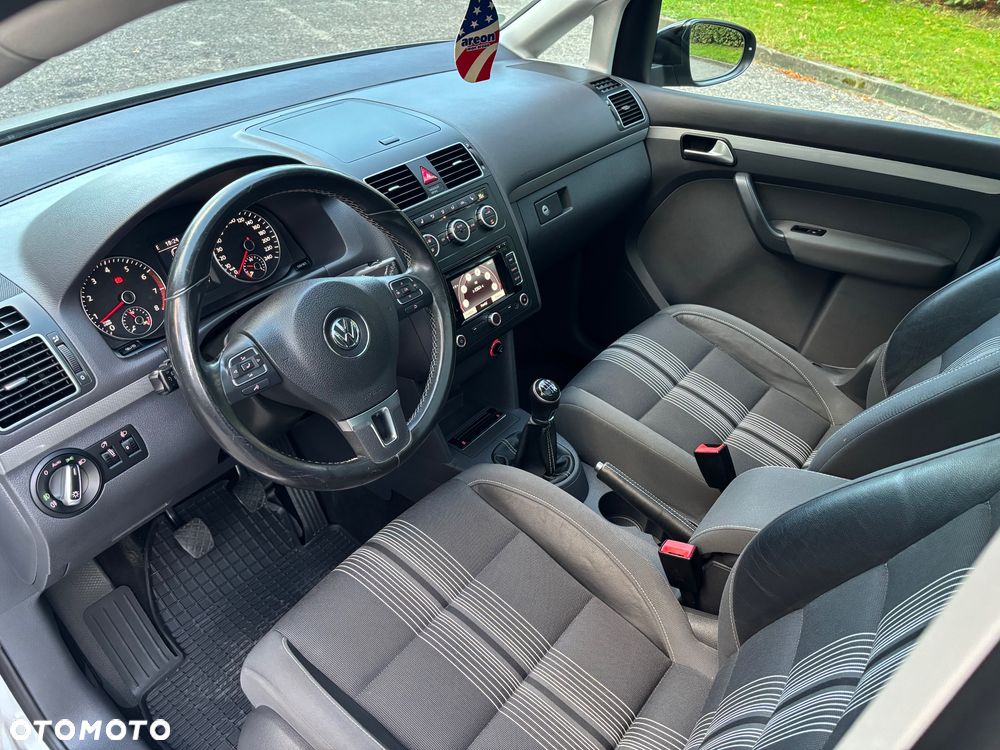 Volkswagen Touran - 6