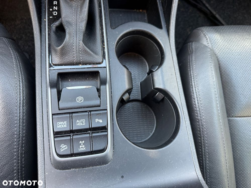 Hyundai Tucson 2.0 CRDi 4WD Automatik Advantage - 26