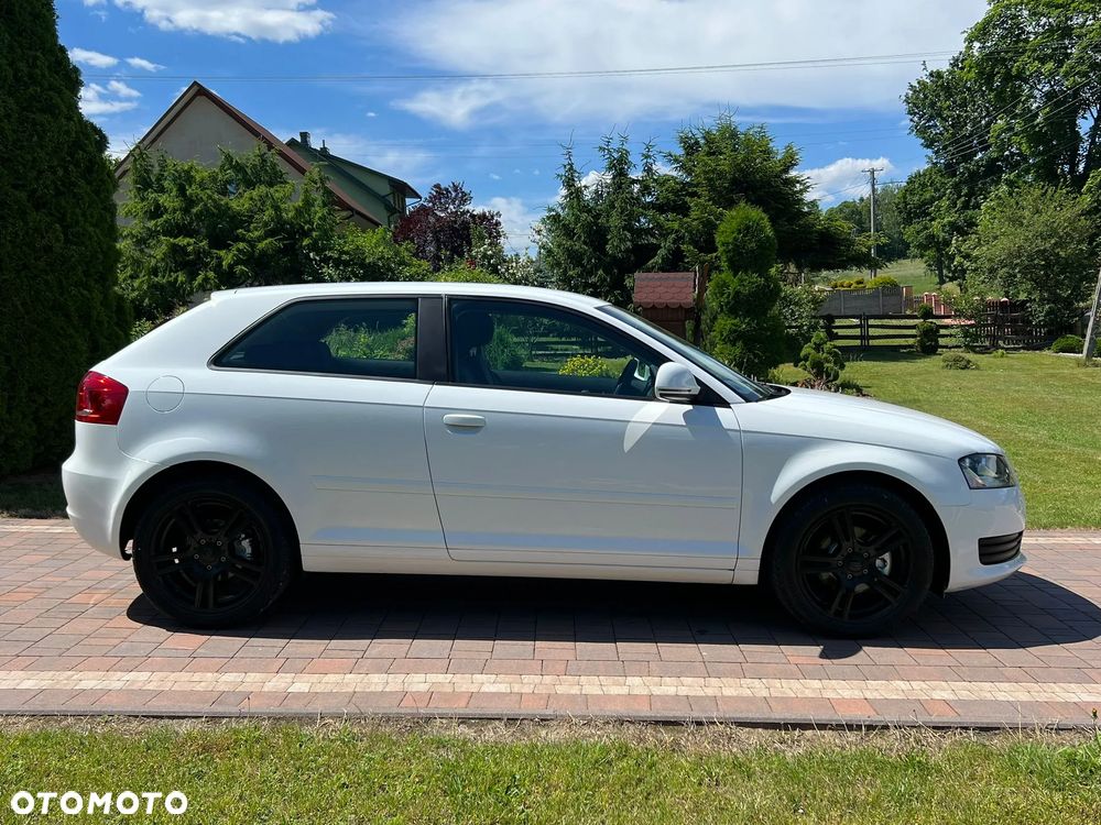 Audi A3 3-drzwiowe 1.6 Attraction - 19