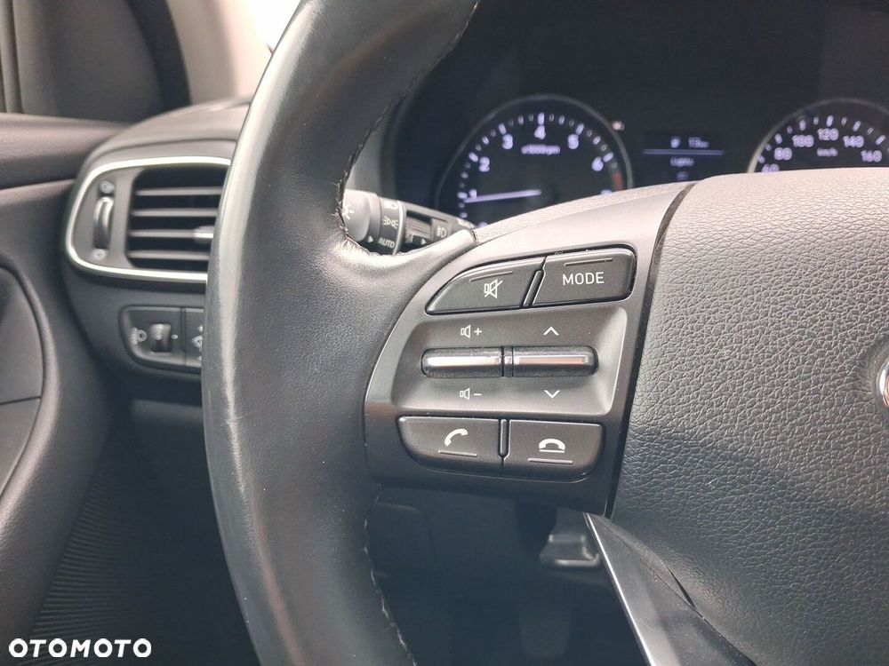 Hyundai i30 1.5 DPI Classic + - 20