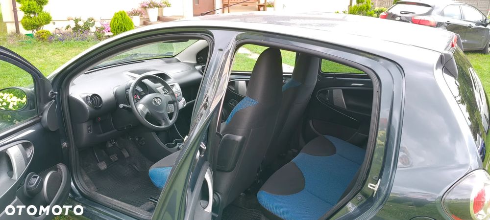 Toyota Aygo Connect - 10
