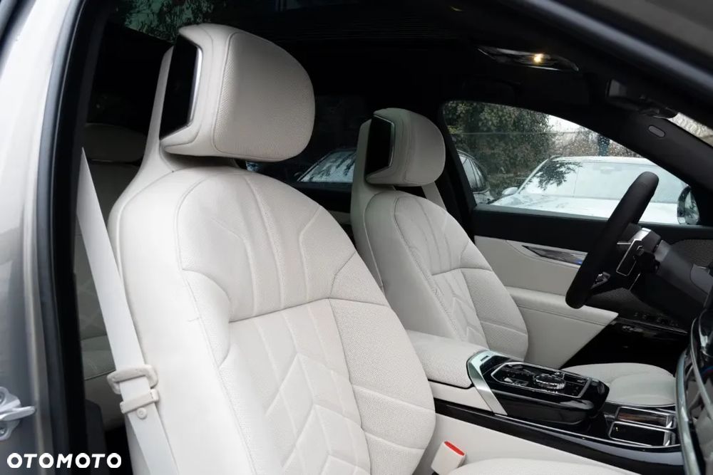 BMW Seria 7 - 22