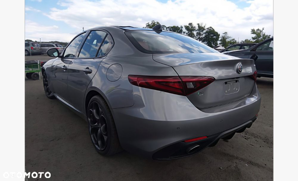 Alfa Romeo Giulia - 6