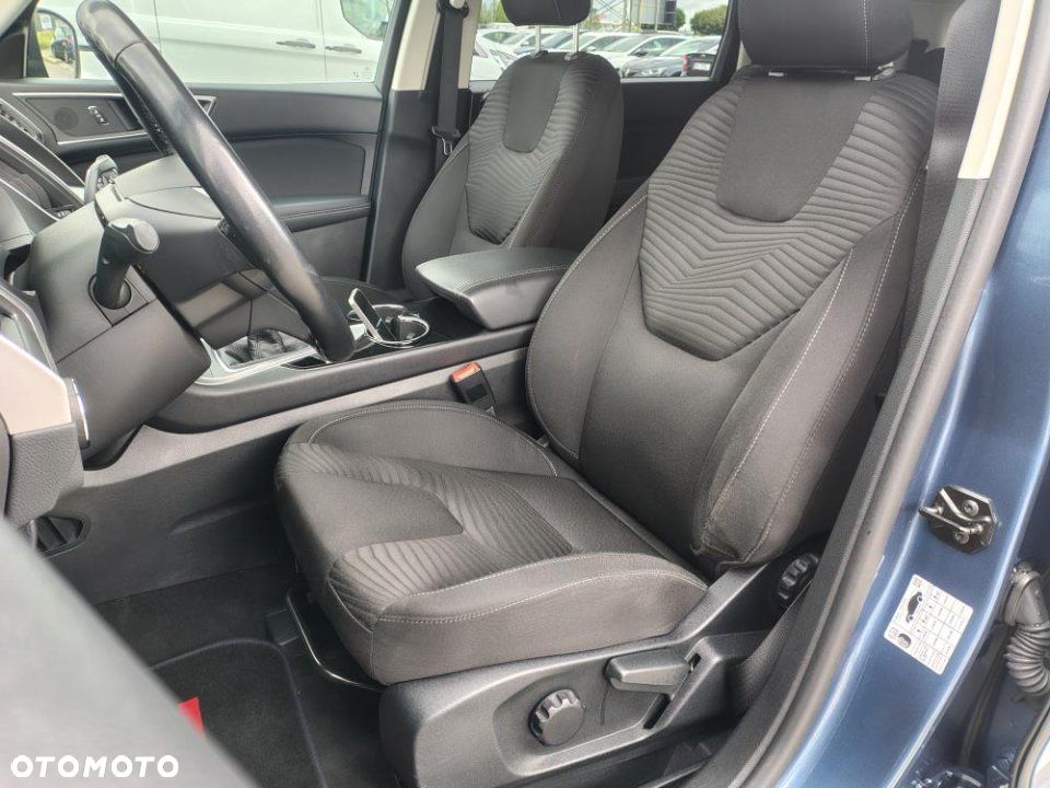Ford S-Max - 16