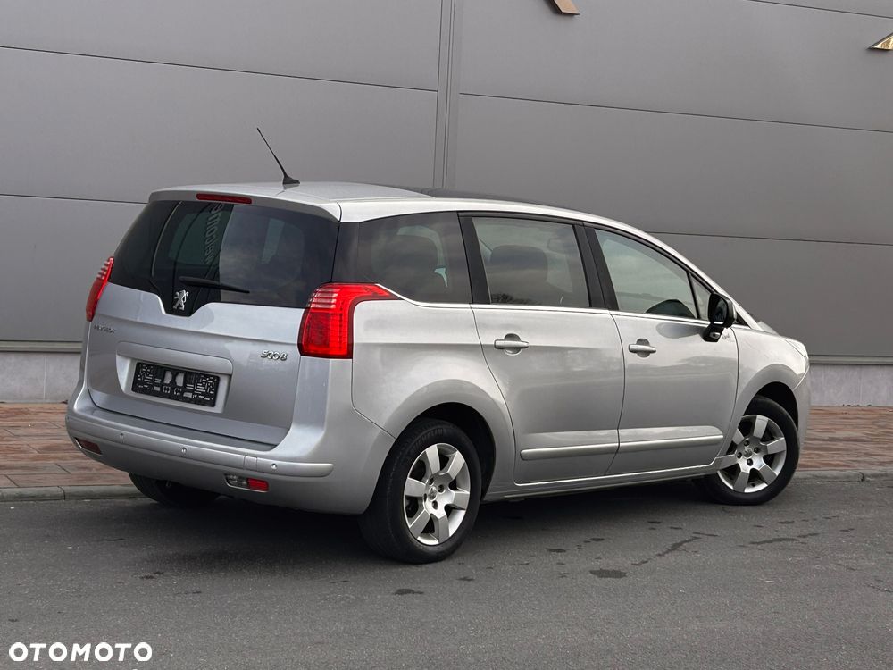 Peugeot 5008 HDI FAP 150 Family Plus - 20