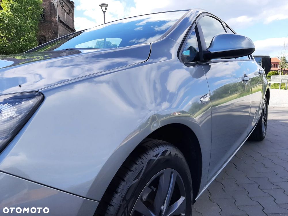 Opel Astra 1.4 Turbo - 9
