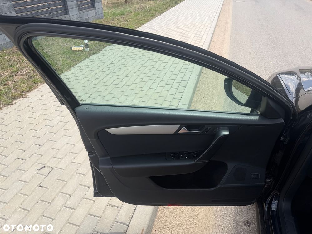 Volkswagen Passat 1.6 TDI BlueMotion Technology Trendline - 27