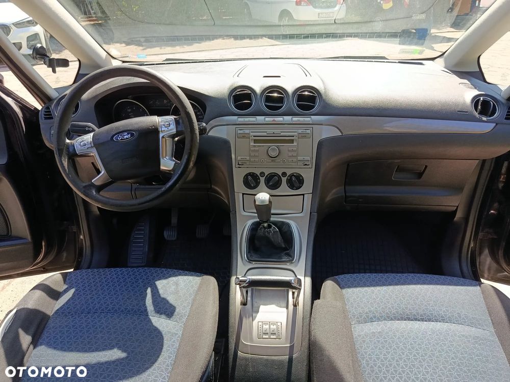 Ford Galaxy - 16