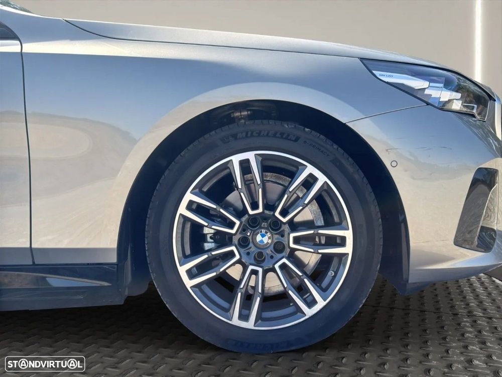 BMW 530 e Pack Desportivo M Pro - 22