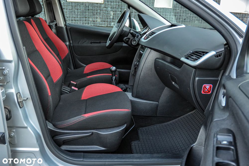 Peugeot 207 - 10
