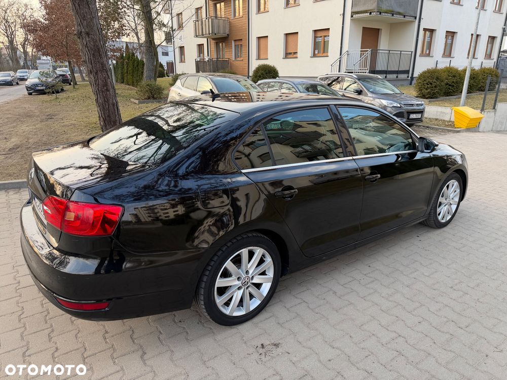 Volkswagen Jetta - 12